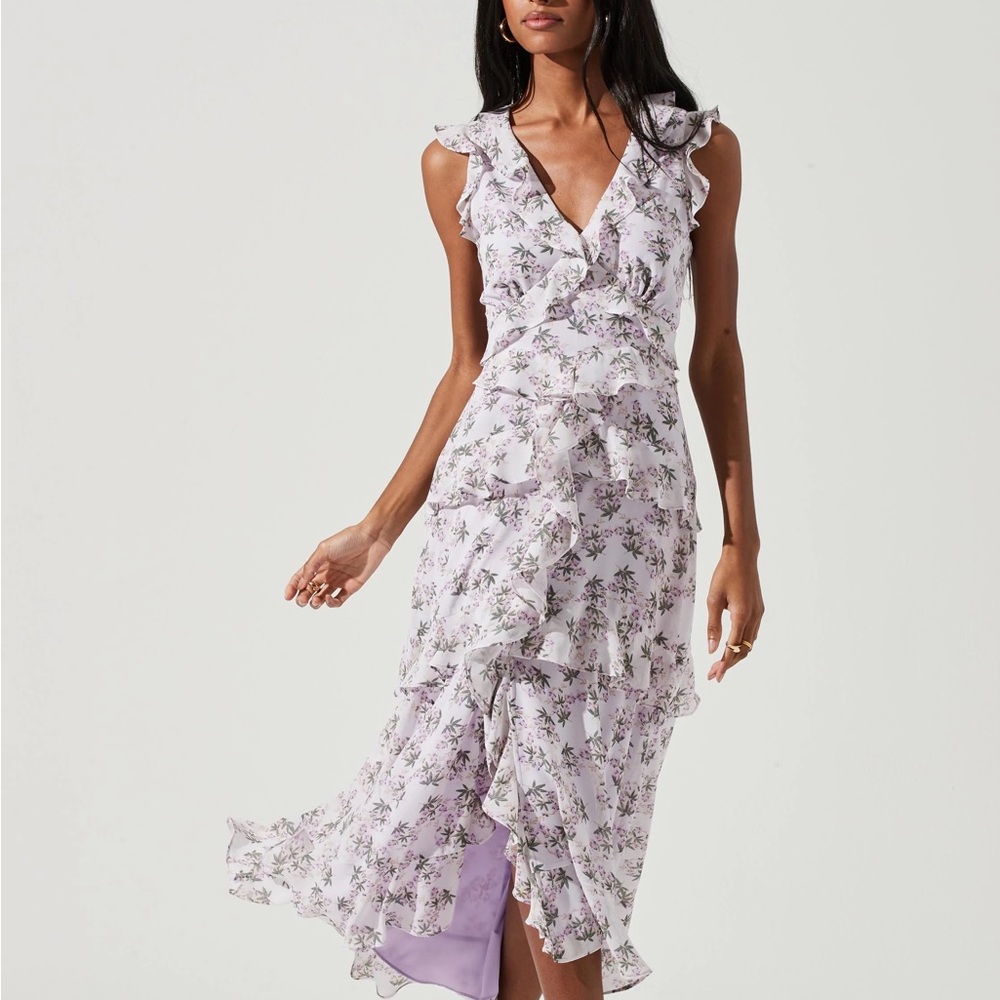 Astr the label lavender floral dress - size M worn once